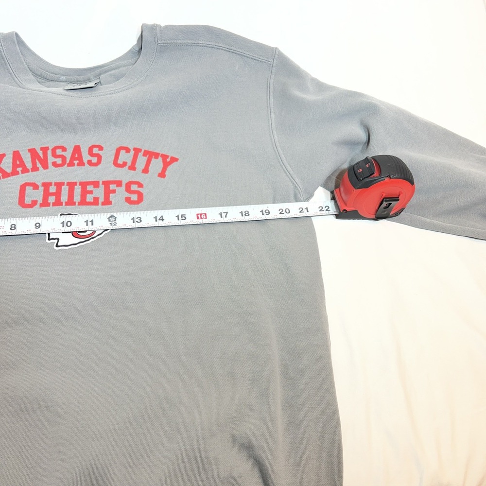 Comfort Colors Kansas City Chiefs NFL Sweatshirt Womens Medium Grey Pullover - Picture 4 of 6